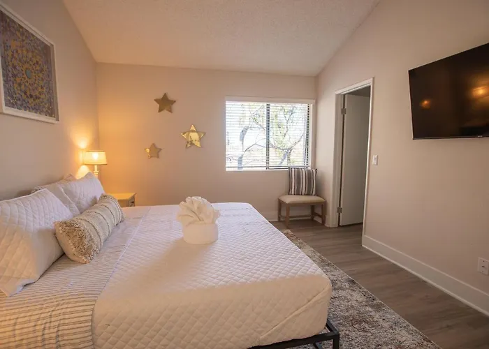 Huge Oceanside Private 2Br Apartment-Pool-Gym-Spa