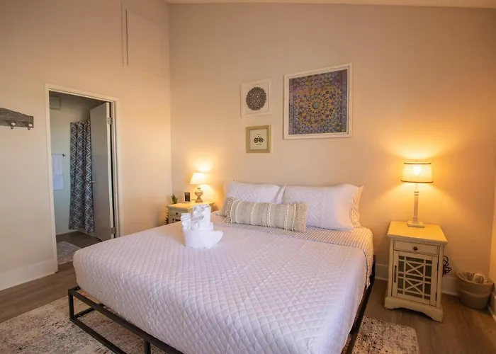Huge Oceanside Private 2Br Apartment-Pool-Gym-Spa