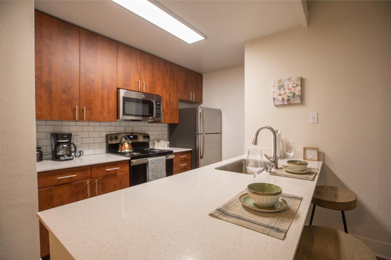 Huge Private 2br Apartment-pool-gym-spa * Oceanside