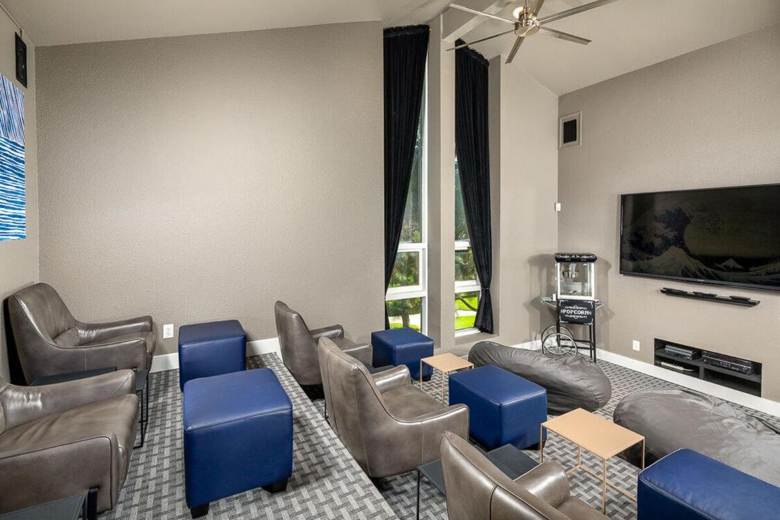 Huge Private 2br Apartment-pool-gym-spa Apartment Oceanside